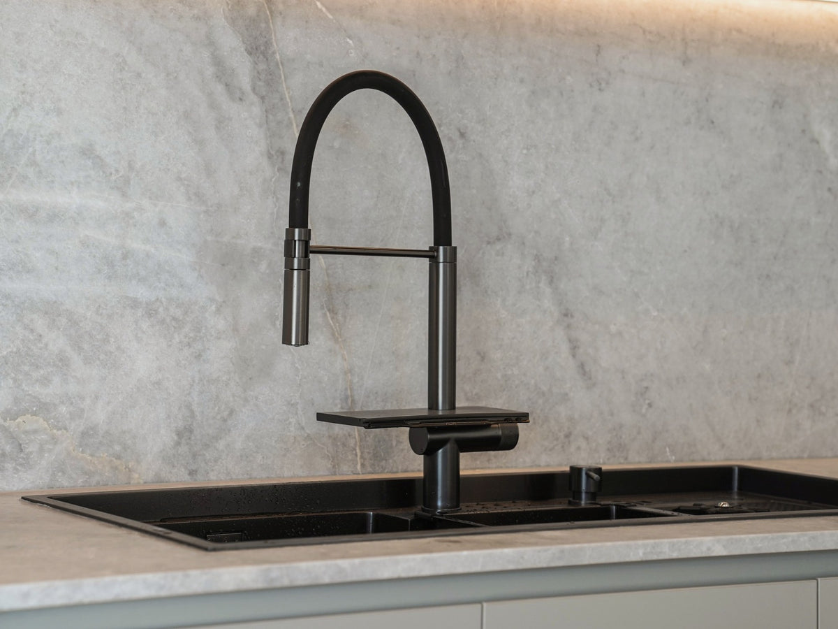 Alia Smart Sink in Gunmetal Grey